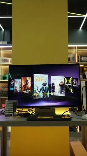 Monitor Gamer Samsung Odyssey 3D 27" IPS 4K 165Hz 1ms FreeSync Premium