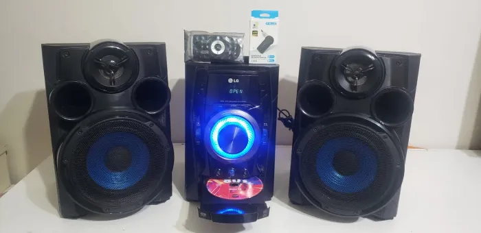 Mini System LG 220W RMS USB, FM, CD, AUX e Receptor Bluetooth