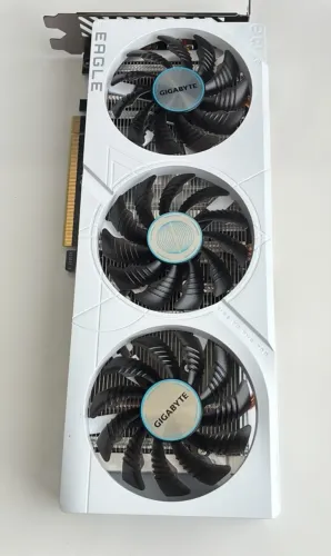 Placa de Vídeo Gygabyte Rtx 4060 eagle, 8GB de Ram, GDDR6, PCIE 4.0, ATX, 1 conector 8 pin