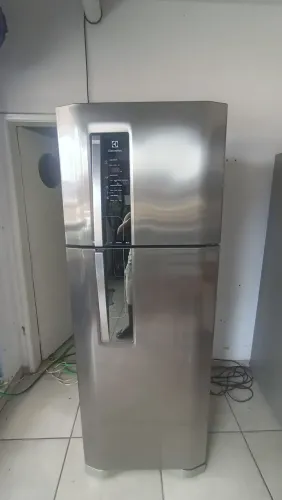 Geladeira Eletrolux Frost Free inox
