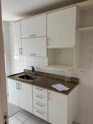 X. Excelente Apto com 2 quartos sendo 1 suíte pra locação no Splendore, Centro