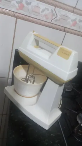 Batedeira retro só 120.00