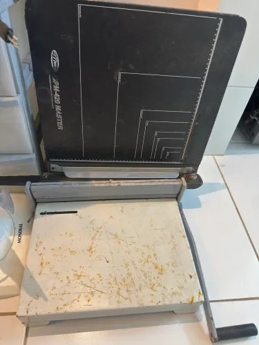 Plastificadora + Guilhotina + encadernadora