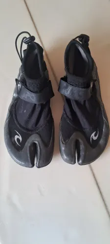 Vendo botas Rip Curl em neoprene, tam. 40