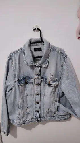 Jaqueta jeans no tamanho G marca marfino usei duas vezes 