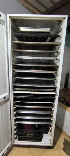 Armário de pão