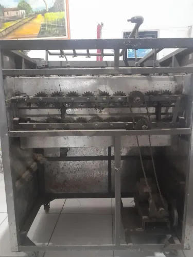 Churrasqueira elétrica giratória a gás