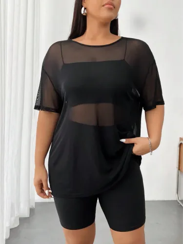 Flirla Top Preta de Gola Redonda e Manga Dolman com Tela Transparente Plus Size, Verão