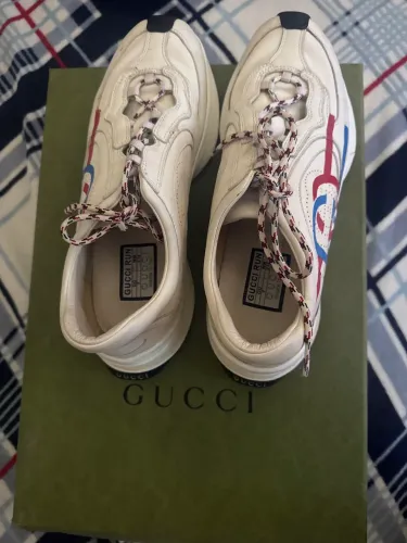 Tênis original da Gucci com caixa