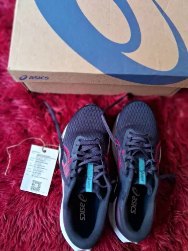 ÚLTIMA UNIDADE. Tenis ASICS ORIGINAL. NOVO