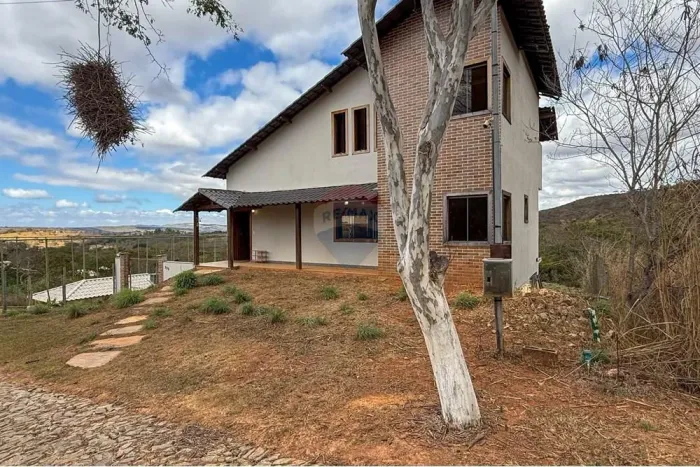 Sitio à venda, com porteira fechada-Recanto das Araras em Jaboticatubas.