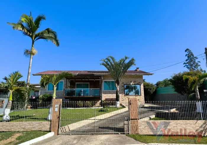 Casa em Indaial, 3 quartos, grande terreno venda ou troca por sitio