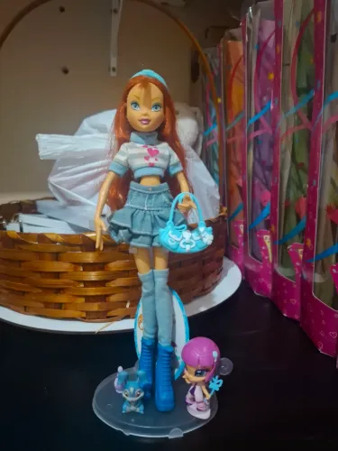 Winx Bloom School Girl