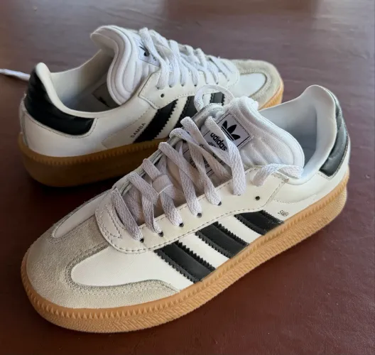 Adidas Samba branco com preto