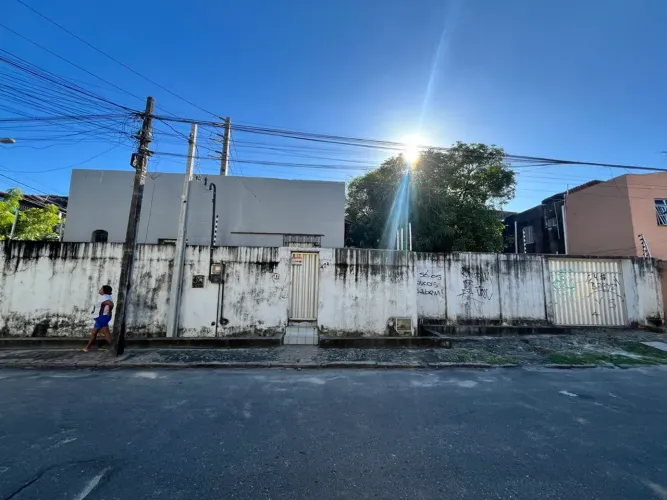 Casa para aluguel comercial com 400 metros quadrados com 3 salas em Monte Castelo - Fortal