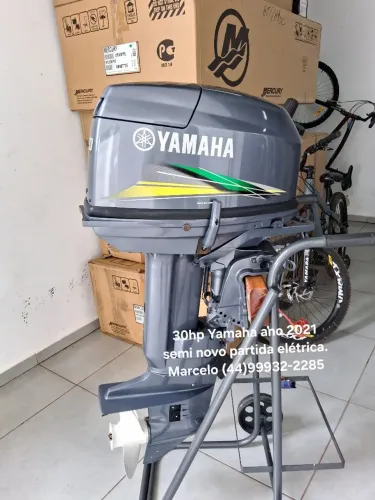 Motor de popa 30hp Yamaha ano 2021 partida elétrica semi novo por menor valor ou parcelo.