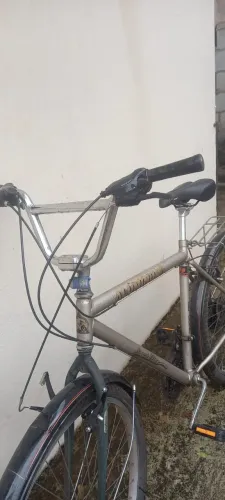 Bicicleta em alumínio para atividades físicas, trilhas e aventuras