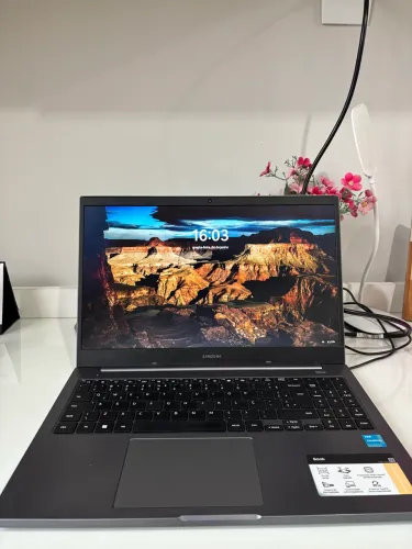 Notebook samsung em ótimo estado com word, excel e powerpoint inclusos