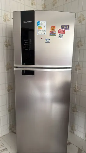 Vendo geladeira 1 ano de uso 