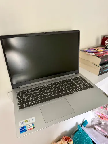 Lenovo IdeaPad 1 i7 12ª Geração | 12GB RAM | SSD 512GB | 15,6?