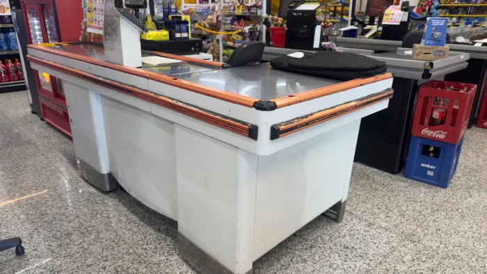 Checkouts supermercado 