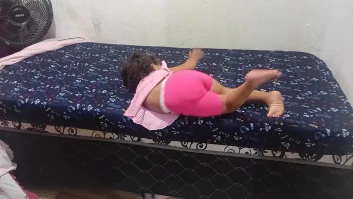 Vende-se duas cama uma de solteiro e outra de casal