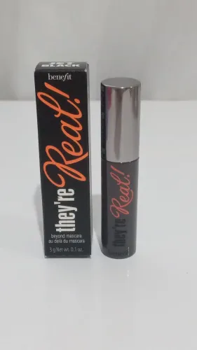 They're Real! Beyond Mascara da Benefit