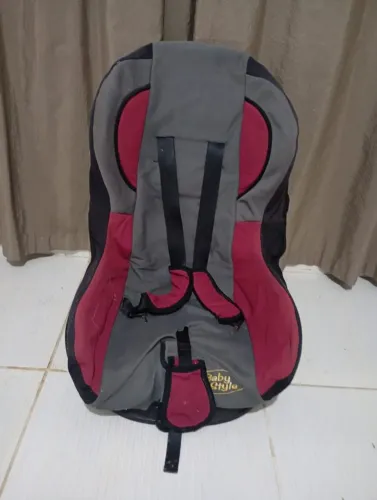 Cadeirinha de carro 90,00
