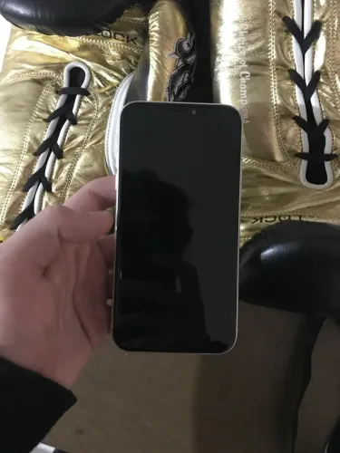 iPhone 11 64Gigas 600 reais