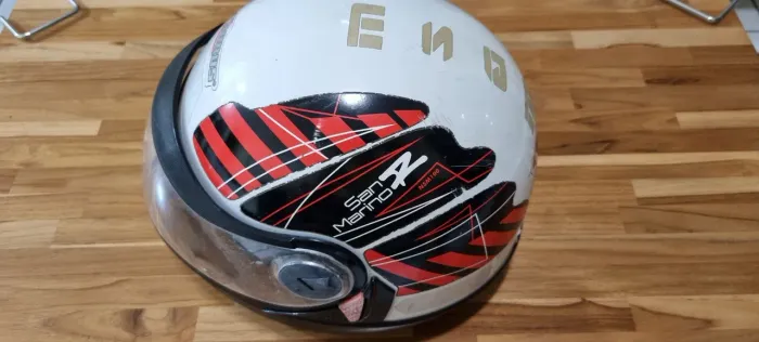 CAPACETE SAN MARINO TAM 58