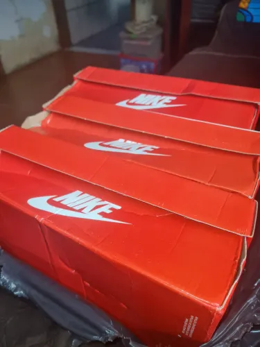 Vendo chuteiras Nike Total 90 Society Novas na Caixa.