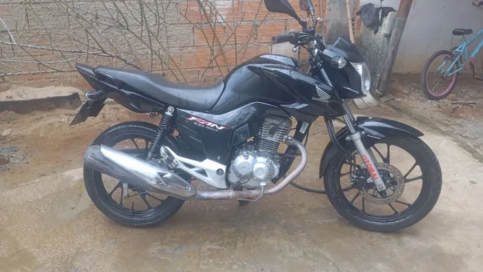 Vende-se moto 160 modelo ano 21/22   ideal pra roda em aplicativos  só pega e andar