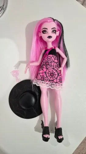 Boneca draculaura monster high g3 vai como esta na foto