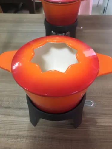 Conjunto para Fondue de queijo ou chocolate de ferro fundido.