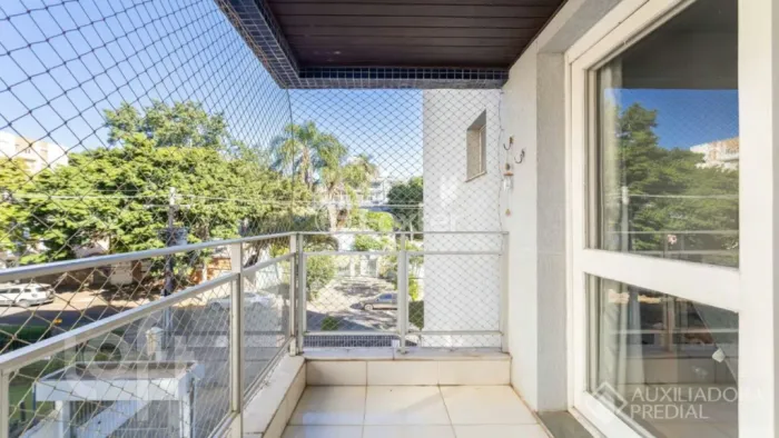 Apartamento à venda Rua Roque Calage, Passo da Areia - Porto Alegre