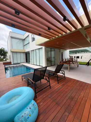 Casa em Condomínio com 4 Quarto(s) e 6 banheiro(s) para Alugar, 400 m² por R$ 27777 / Mês