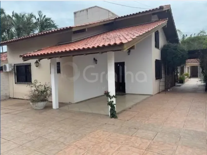 Casa de 204m² com 4 quartos no Campeche