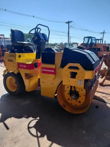 Rolo compactador Dynspac cc122