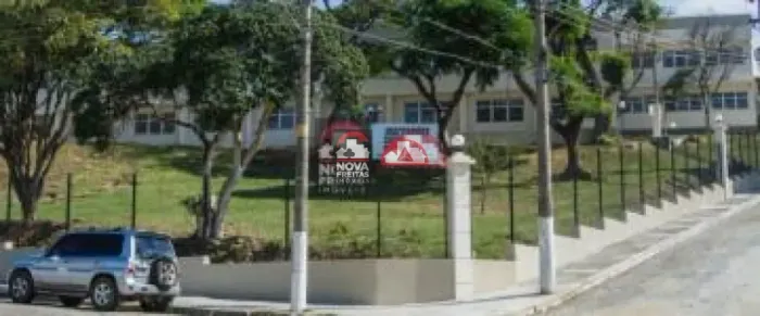 Comercial Pátio Mantiqueira em Cruzeiro