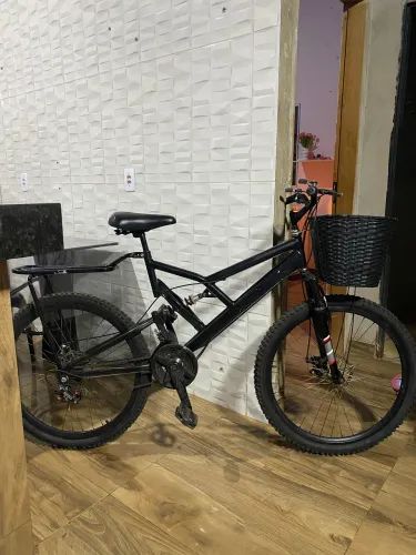 Bicicleta Super Conservada! Pneus e Suspensões Novos!