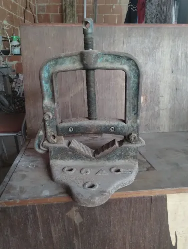 Morsa de bancada N°6