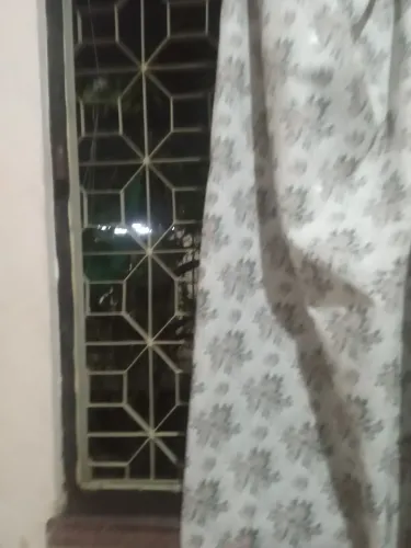 Alugo quarto completo c banheiro varal