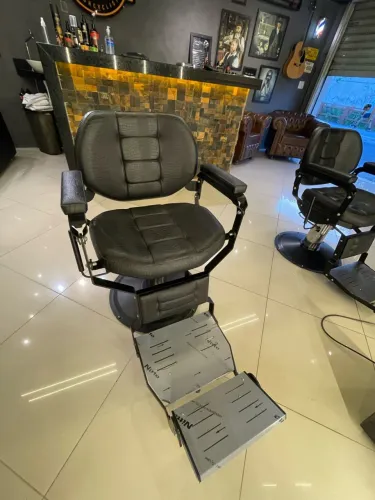 Cadeira poltrona Van de velde salão barbearia