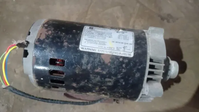 MOTOR TRIFASICO EMERSON 0,75CV  220V  2850RPM