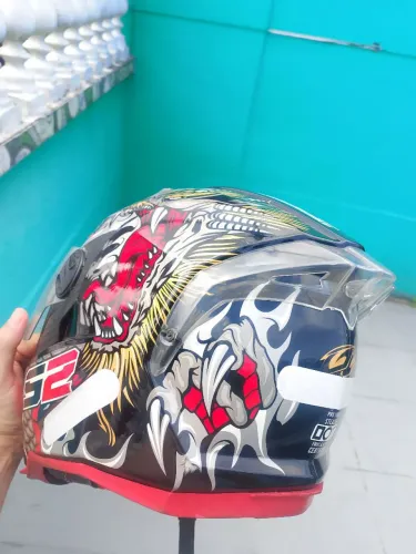 Capacete top