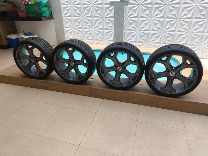 Venda de rodas esportivas aro 19 completa com pneus novos