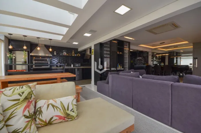 Cobertura Duplex de 267m² à Venda com Suíte Master e Jacuzzi na Zona Sul
