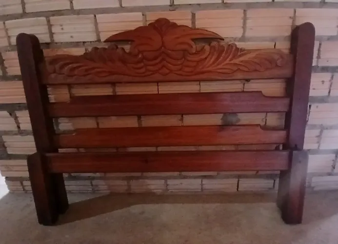 Vendo armação de cama de casal