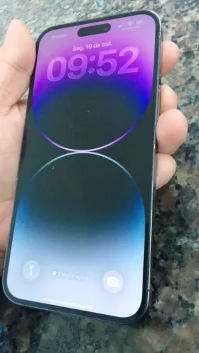 iPhone 14 Pro Max roxo