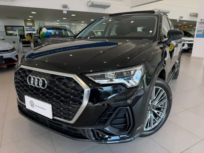 Audi Q3 SPB Perf. Black 2.0 TFSI Tipt. Quat. 2024